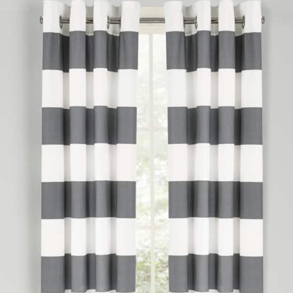 New in original packaging contains 2 panels 52x84